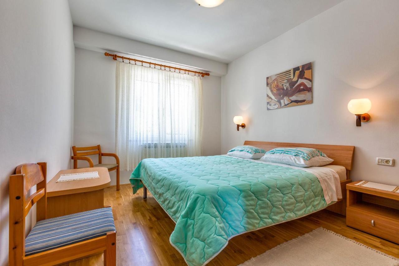 Apartments Margarita Mali Losinj Bagian luar foto