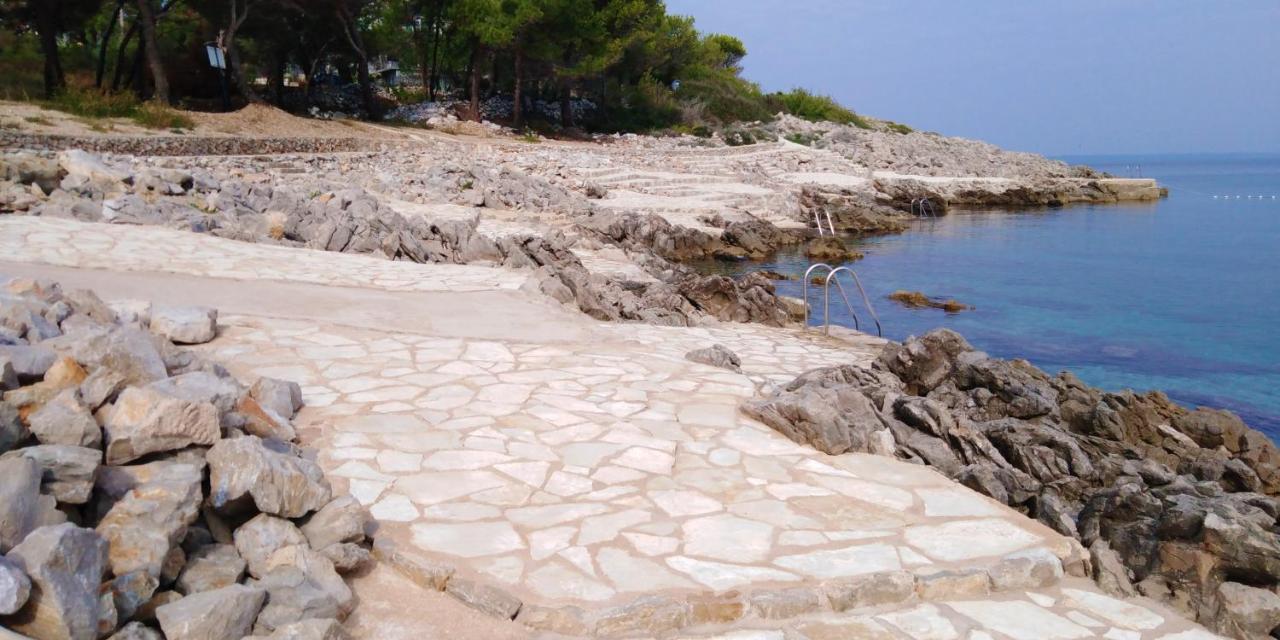 Apartments Margarita Mali Losinj Bagian luar foto